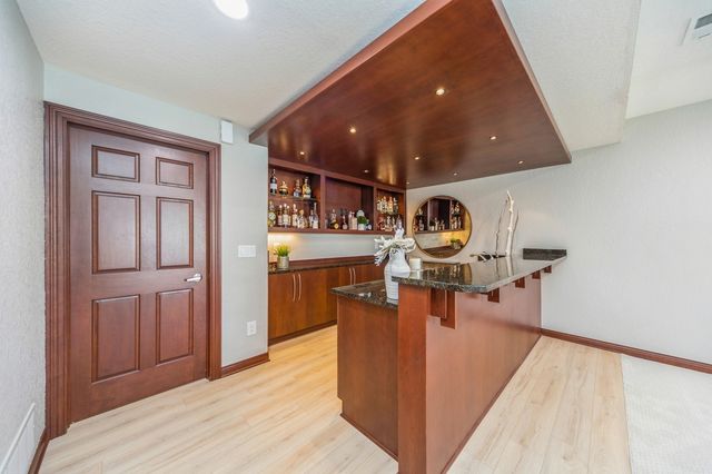 5275 Glen Oaks Way, West Des Moines, IA 50266