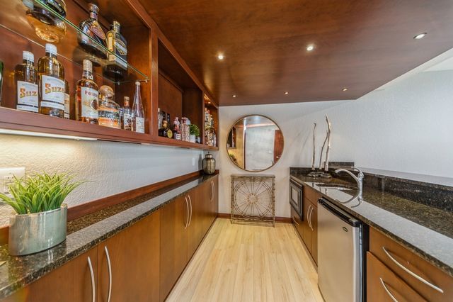 5275 Glen Oaks Way, West Des Moines, IA 50266