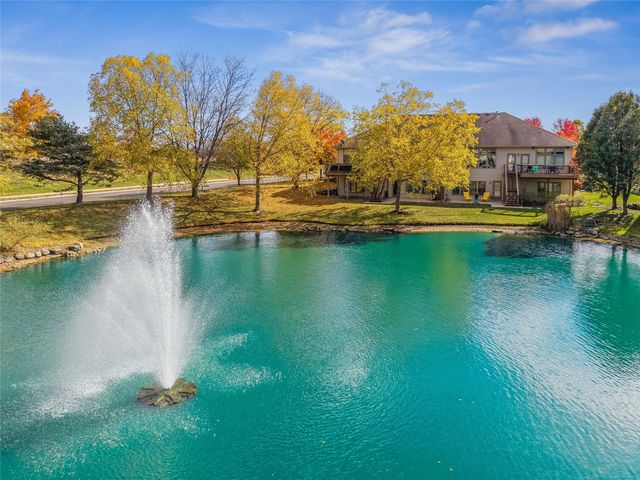 5275 Glen Oaks Way, West Des Moines, IA 50266