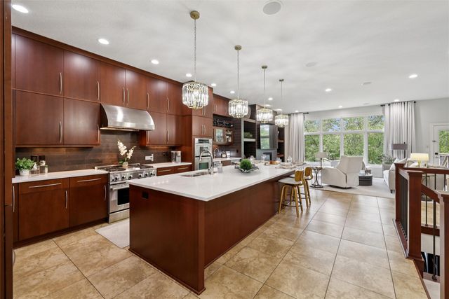 5275 Glen Oaks Way, West Des Moines, IA 50266