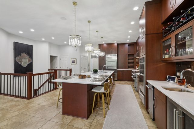 5275 Glen Oaks Way, West Des Moines, IA 50266