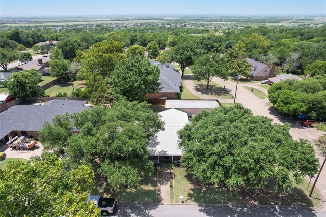 1421 Meadow Lane, Midlothian, TX 76065