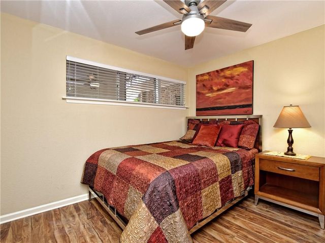 1818 S Lakeshore BLVD 20, Austin, TX 78741