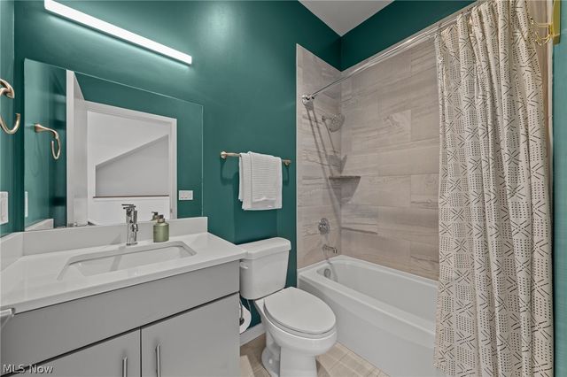 3114 Vine Court, Cleveland, OH 44113