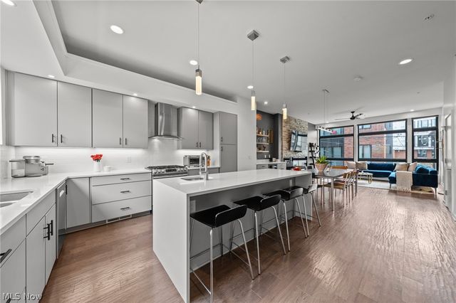3114 Vine Court, Cleveland, OH 44113