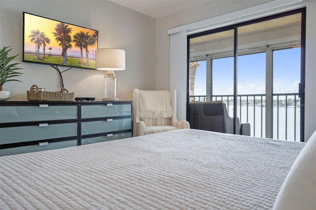 Image 19 of property listing at 442 BOUCHELLE DRIVE 203, New Smyrna Beach, FL 32169