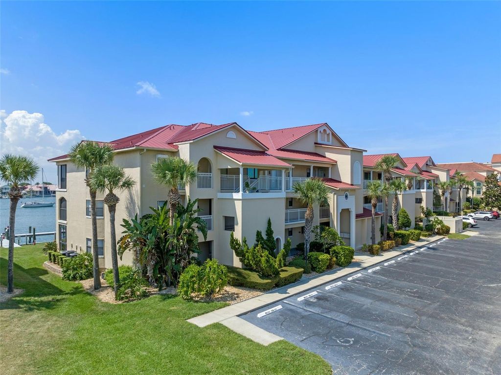 Image 26 of property listing at 442 BOUCHELLE DRIVE 203, New Smyrna Beach, FL 32169
