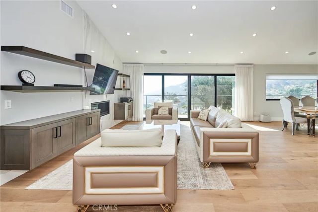 243 Notteargenta, Pacific Palisades, CA 90272