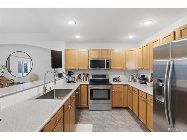 6607 S Forest Way E, Centennial, CO 80121