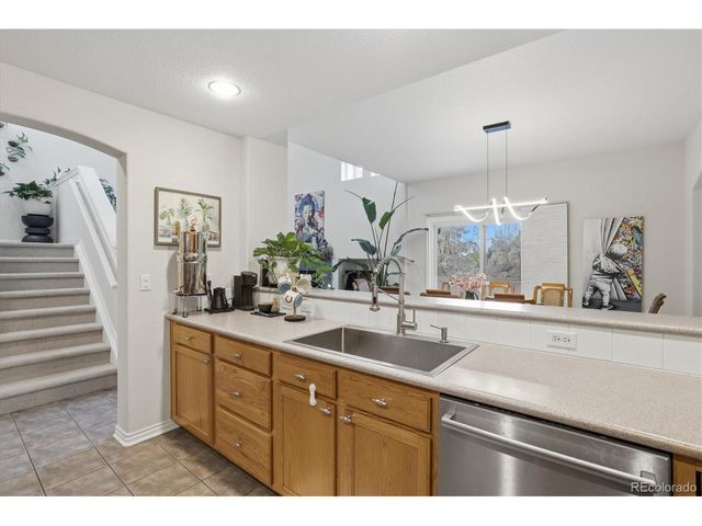 6607 S Forest Way E, Centennial, CO 80121