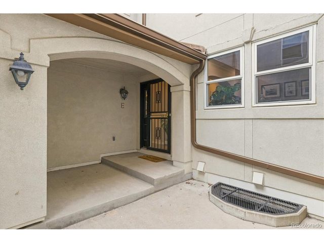 6607 S Forest Way E, Centennial, CO 80121