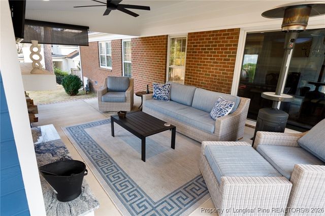 130 Thorncliff Drive, Fayetteville, NC 28303