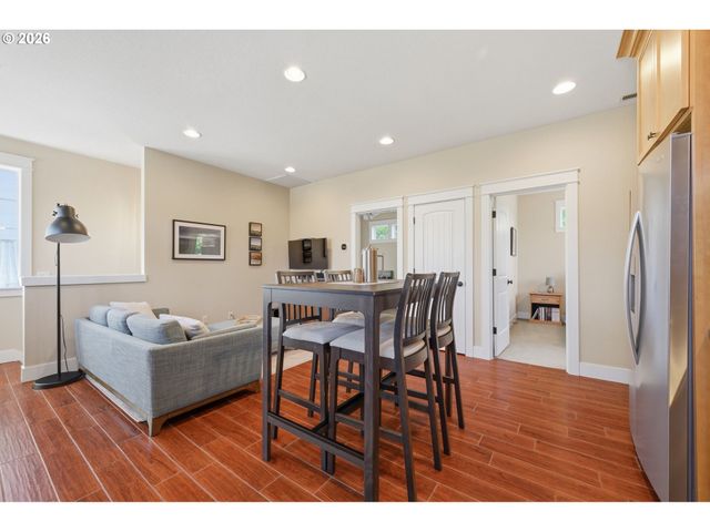 3833 Se 33RD Ave, Portland, OR 97202