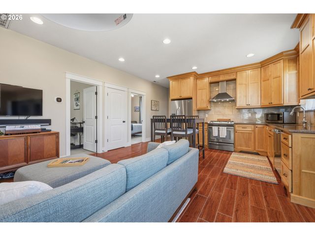 3833 Se 33RD Ave, Portland, OR 97202