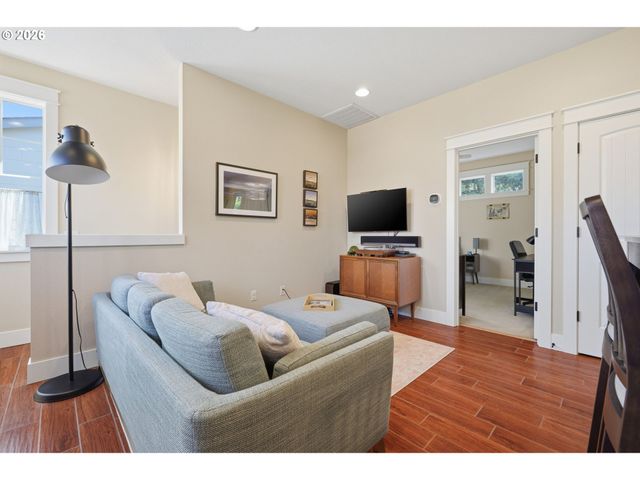 3833 Se 33RD Ave, Portland, OR 97202