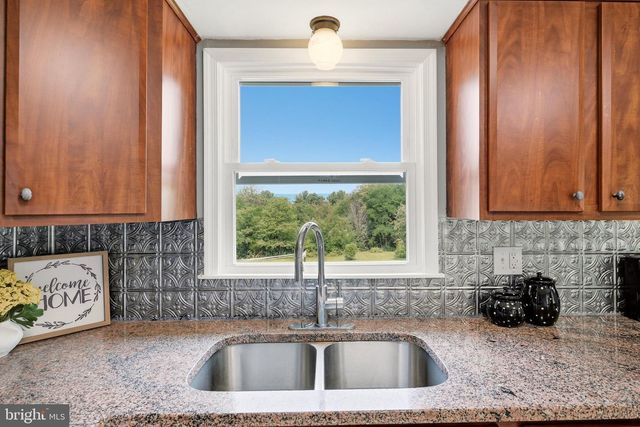 852 MCDONALD RD, Winchester, VA 22602