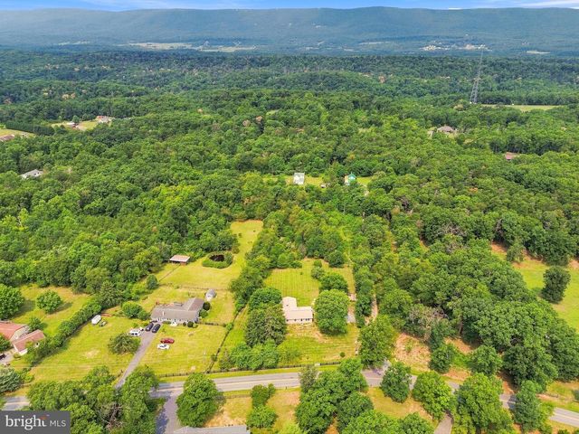 852 MCDONALD RD, Winchester, VA 22602