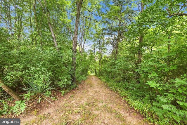 852 MCDONALD RD, Winchester, VA 22602