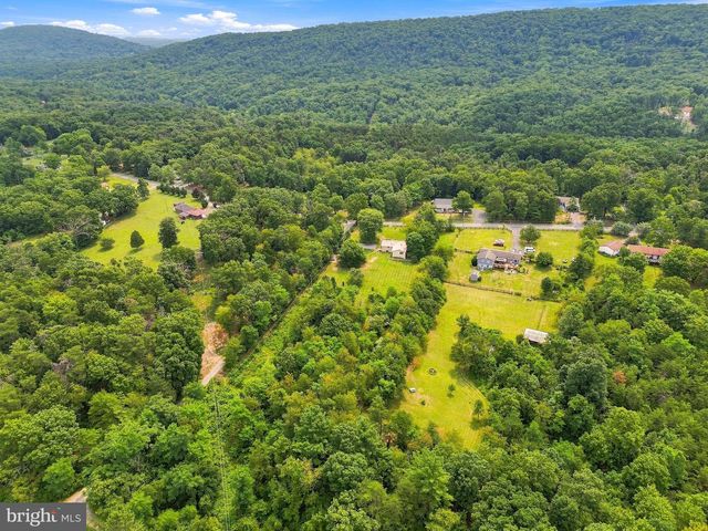 852 MCDONALD RD, Winchester, VA 22602