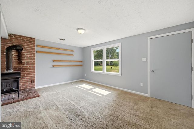 852 MCDONALD RD, Winchester, VA 22602