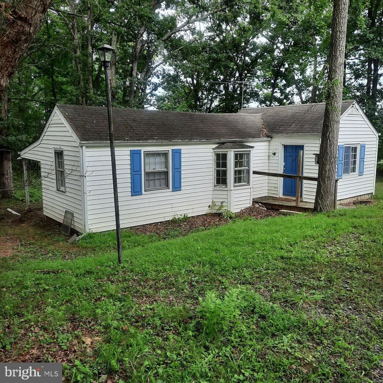 20 IRON BRIDGE RD, PIPERSVILLE, PA 18947 — exterior