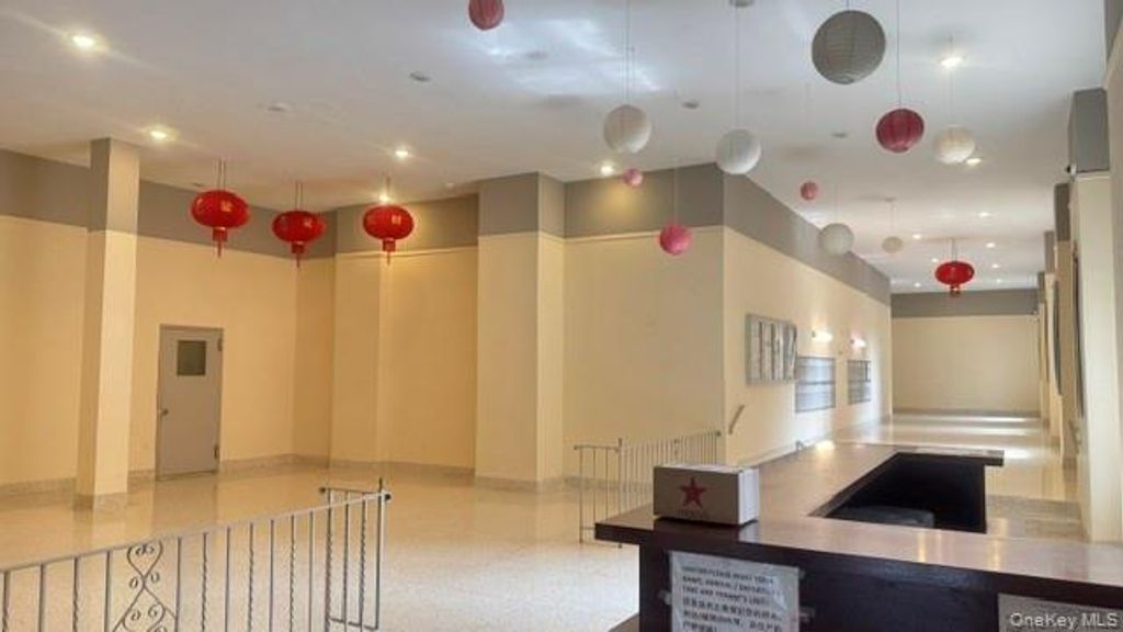 134-54 Maple Avenue 6E, Flushing, NY 11355 — photo 2