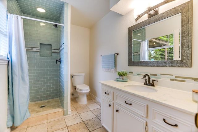 60 Crazy Cross RD, Wimberley, TX 78676