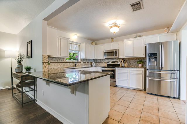 60 Crazy Cross RD, Wimberley, TX 78676