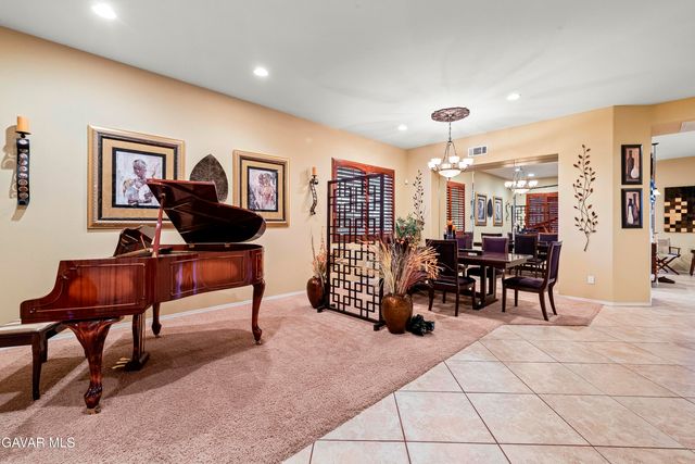 5727 W Ave K-2, Lancaster, CA 93536