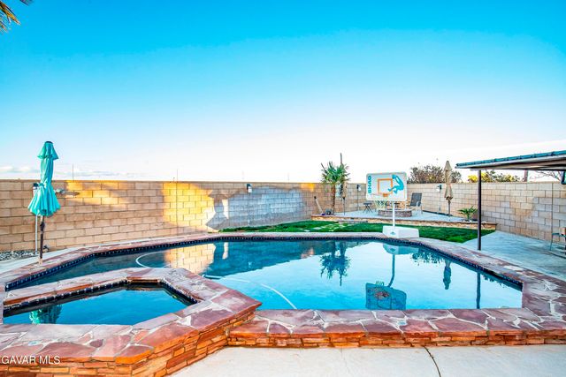 5727 W Ave K-2, Lancaster, CA 93536