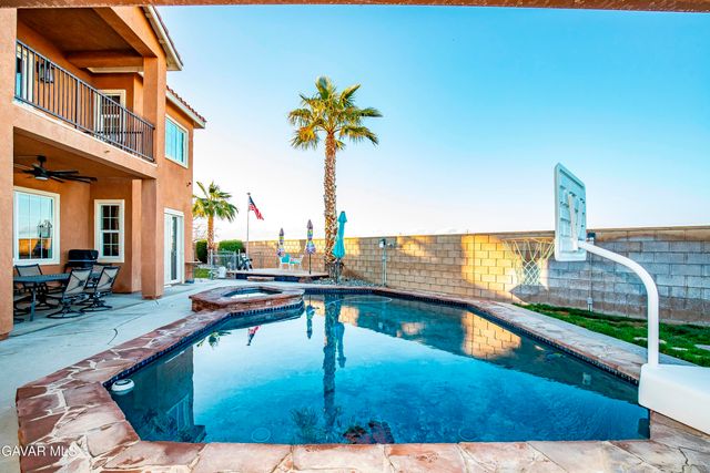 5727 W Ave K-2, Lancaster, CA 93536