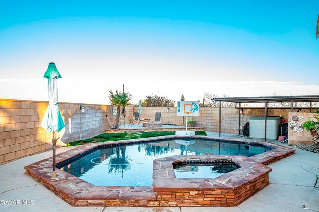 5727 W Ave K-2, Lancaster, CA 93536