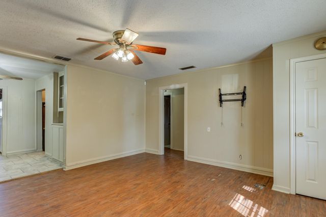 2420 26th Street, Lubbock, TX 79411