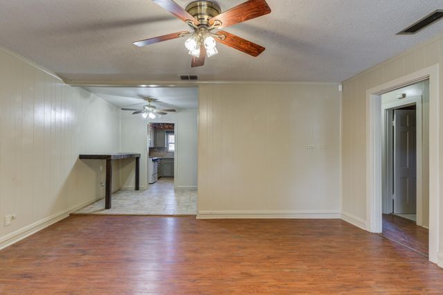 2420 26th Street, Lubbock, TX 79411