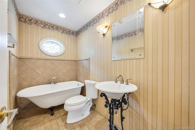 2 Briggs Street, Hicksville, NY 11801