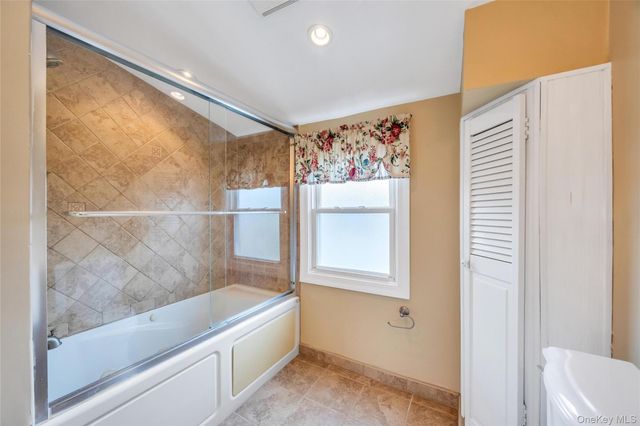 2 Briggs Street, Hicksville, NY 11801