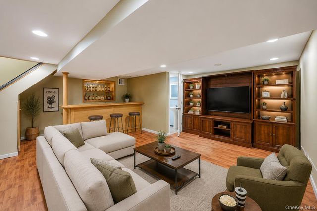2 Briggs Street, Hicksville, NY 11801