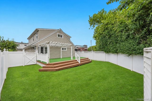 2 Briggs Street, Hicksville, NY 11801