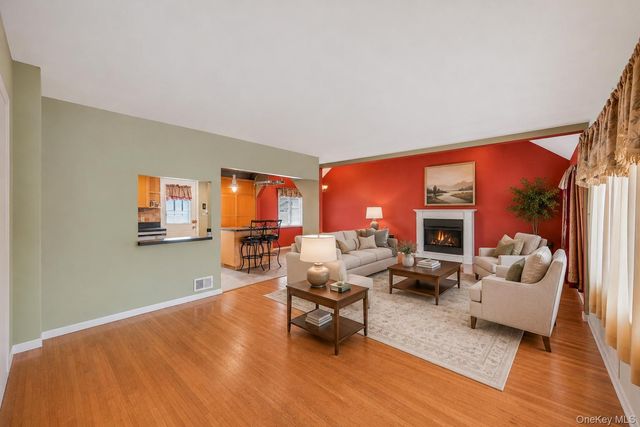 2 Briggs Street, Hicksville, NY 11801