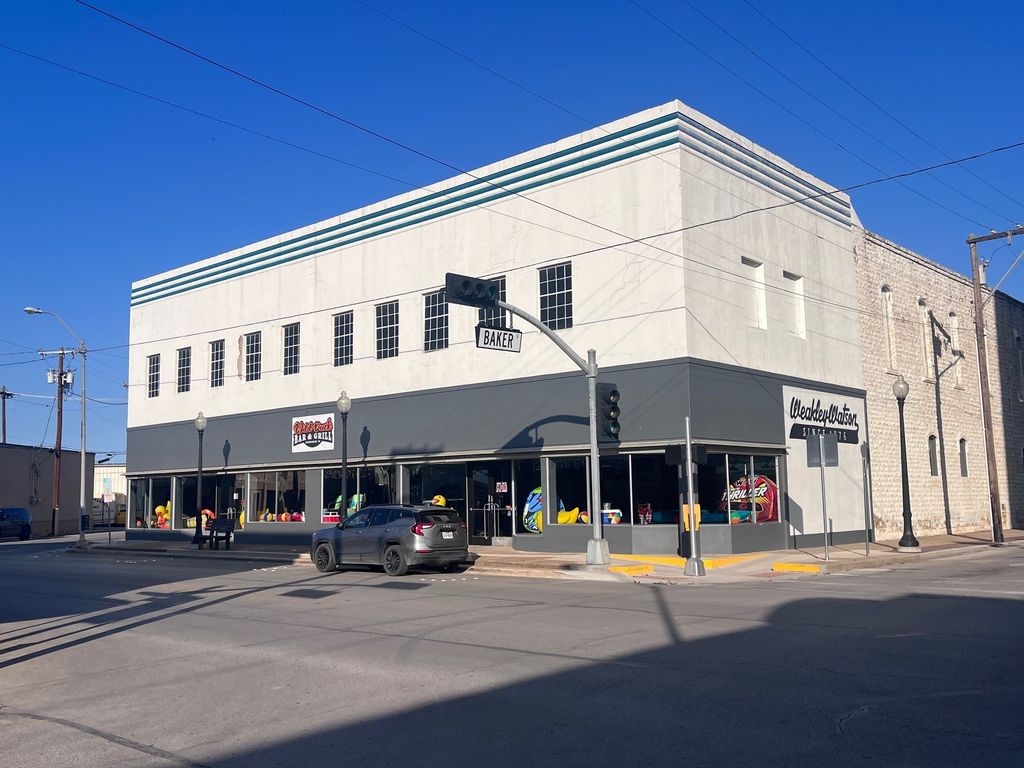 102A Fisk Avenue, Brownwood, TX 76801