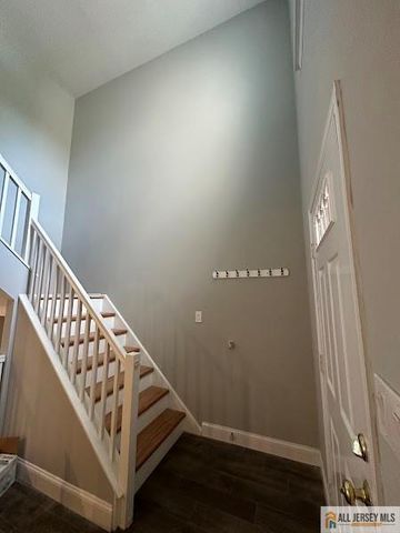 14 Pheasant Run 14, Edison, NJ 08820