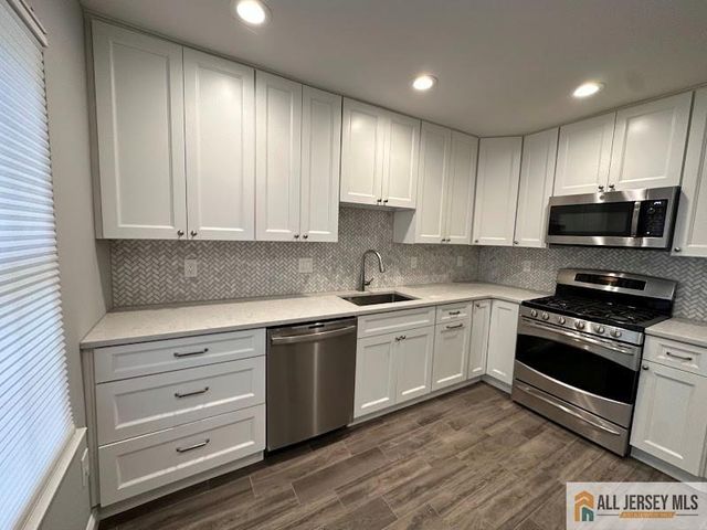 14 Pheasant Run 14, Edison, NJ 08820