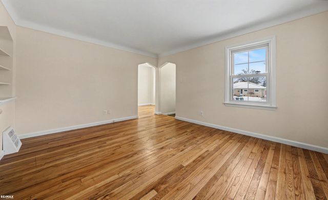 327 E La Salle Ave Avenue, Royal Oak, MI 48073