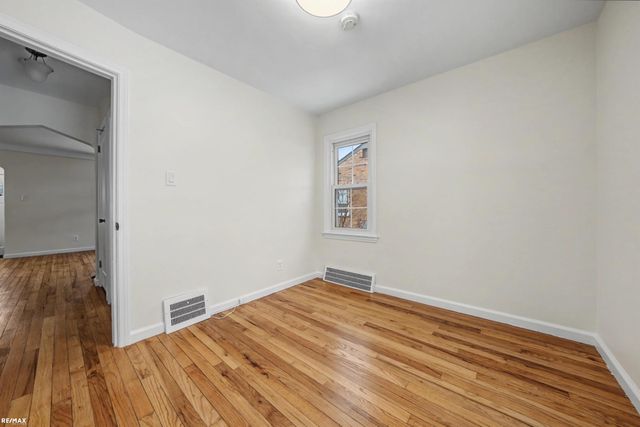 327 E La Salle Ave Avenue, Royal Oak, MI 48073