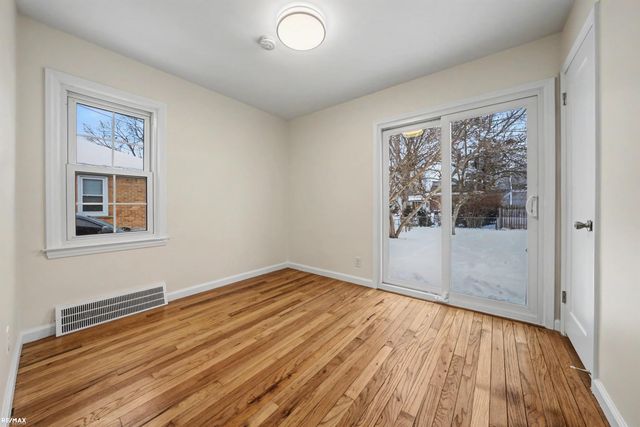 327 E La Salle Ave Avenue, Royal Oak, MI 48073