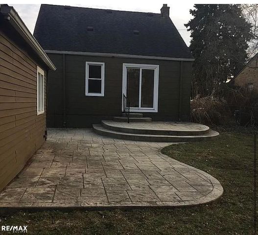 327 E La Salle Ave Avenue, Royal Oak, MI 48073