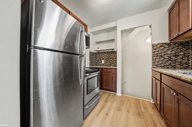 327 E La Salle Ave Avenue, Royal Oak, MI 48073