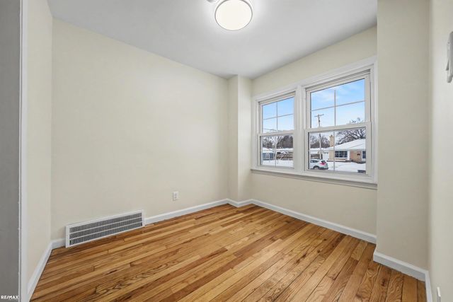 327 E La Salle Ave Avenue, Royal Oak, MI 48073