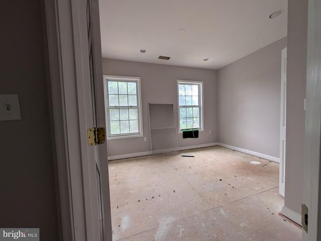 4908 QUARLES ST NE, Washington, DC 20019