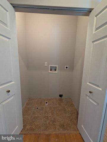 4908 QUARLES ST NE, Washington, DC 20019